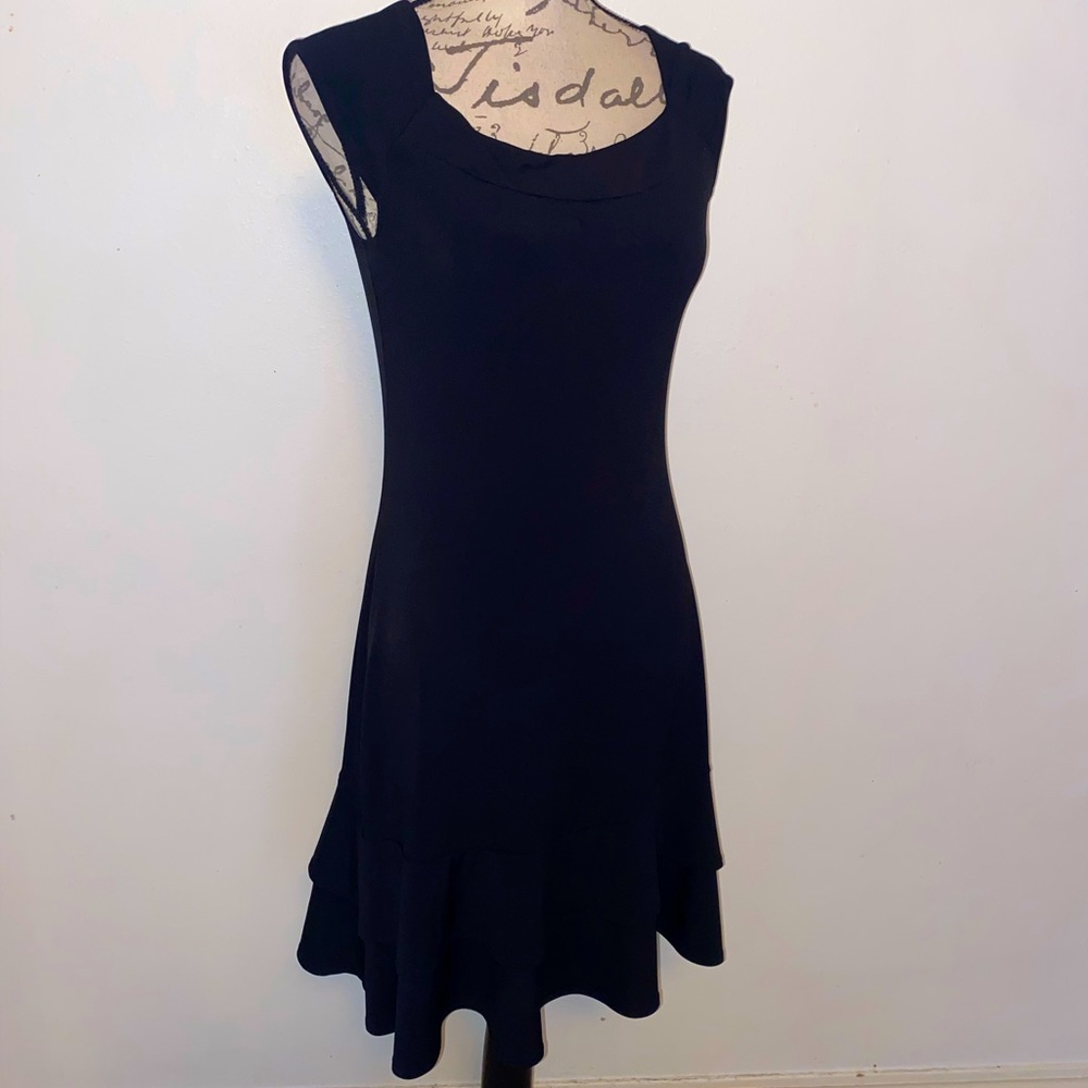 ⚪️⚫️White House Black Market Stretch Dress